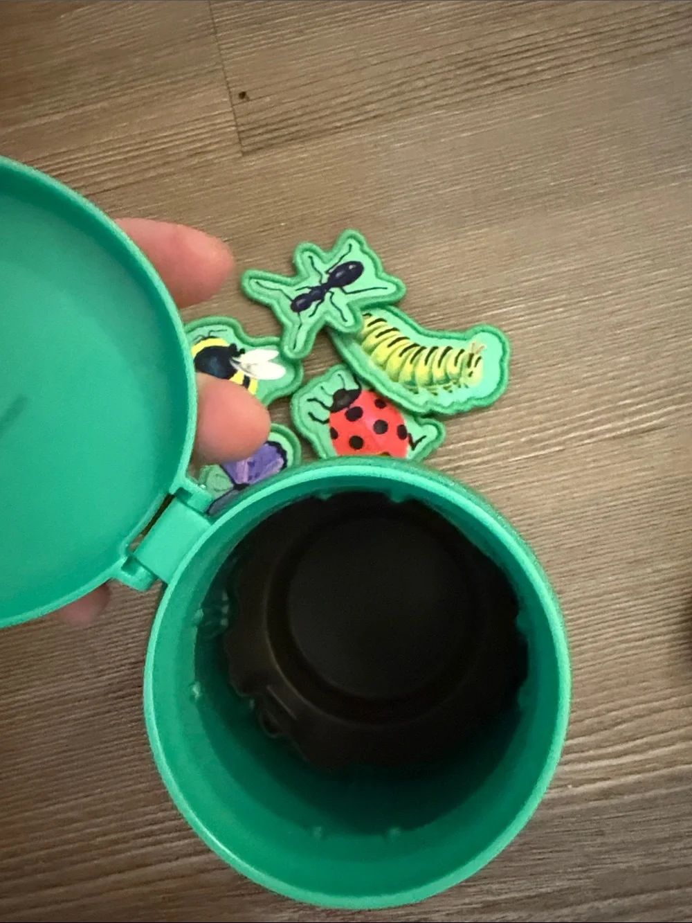 Lovevery Fuzzy Bug Shrub - Adventurer kit 16-18m